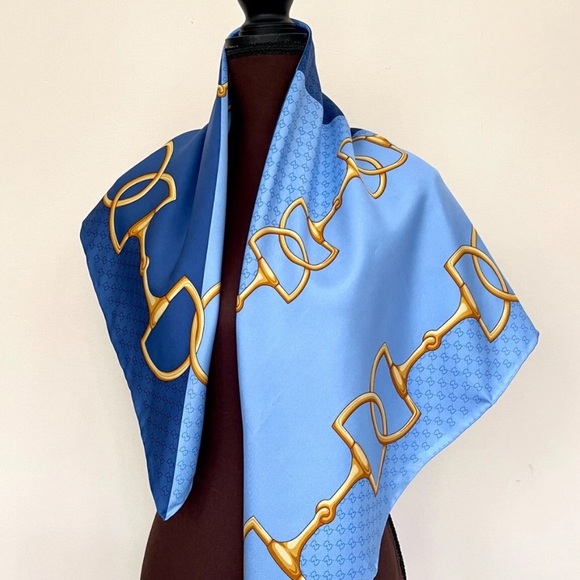 Gucci Elegant Blue and Gold Equestrian Scarf - Picture 4 of 6